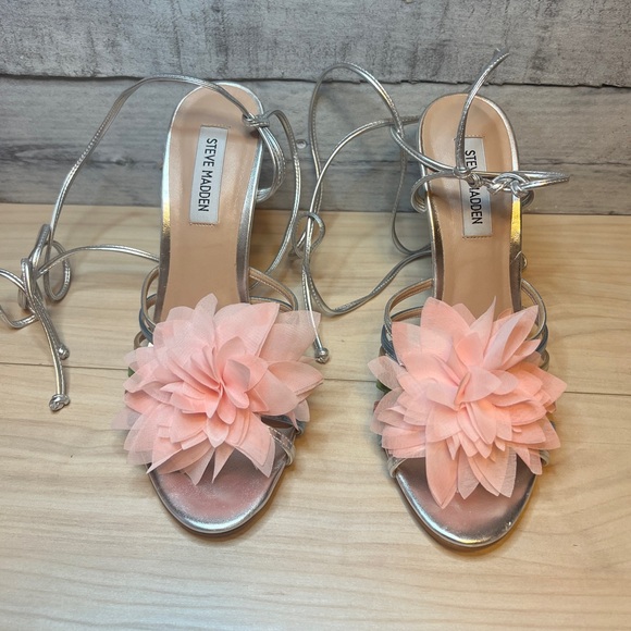 STEVE MADDEN NWT Jolisa Metallic Flower Ankle Wrap Dress Sandals - Picture 6 of 11